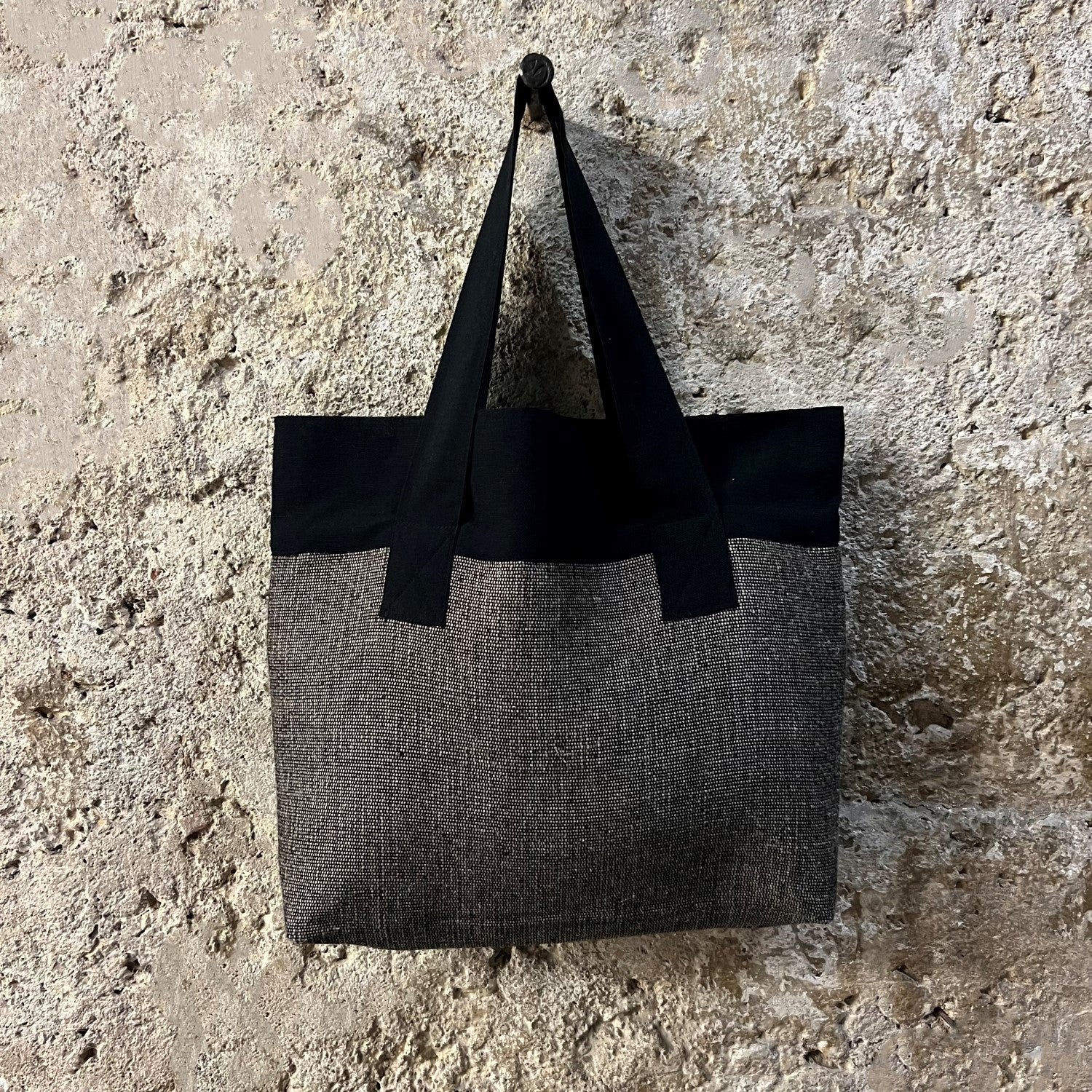 Handcrafted linen shopper bag Primit in black 48x39 cm