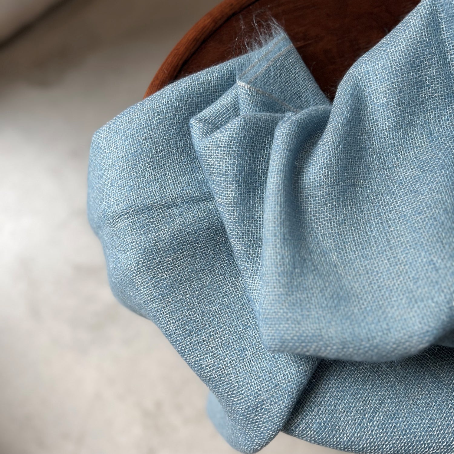 Handwoven Cashmere throw in sky blue 145x210 cm