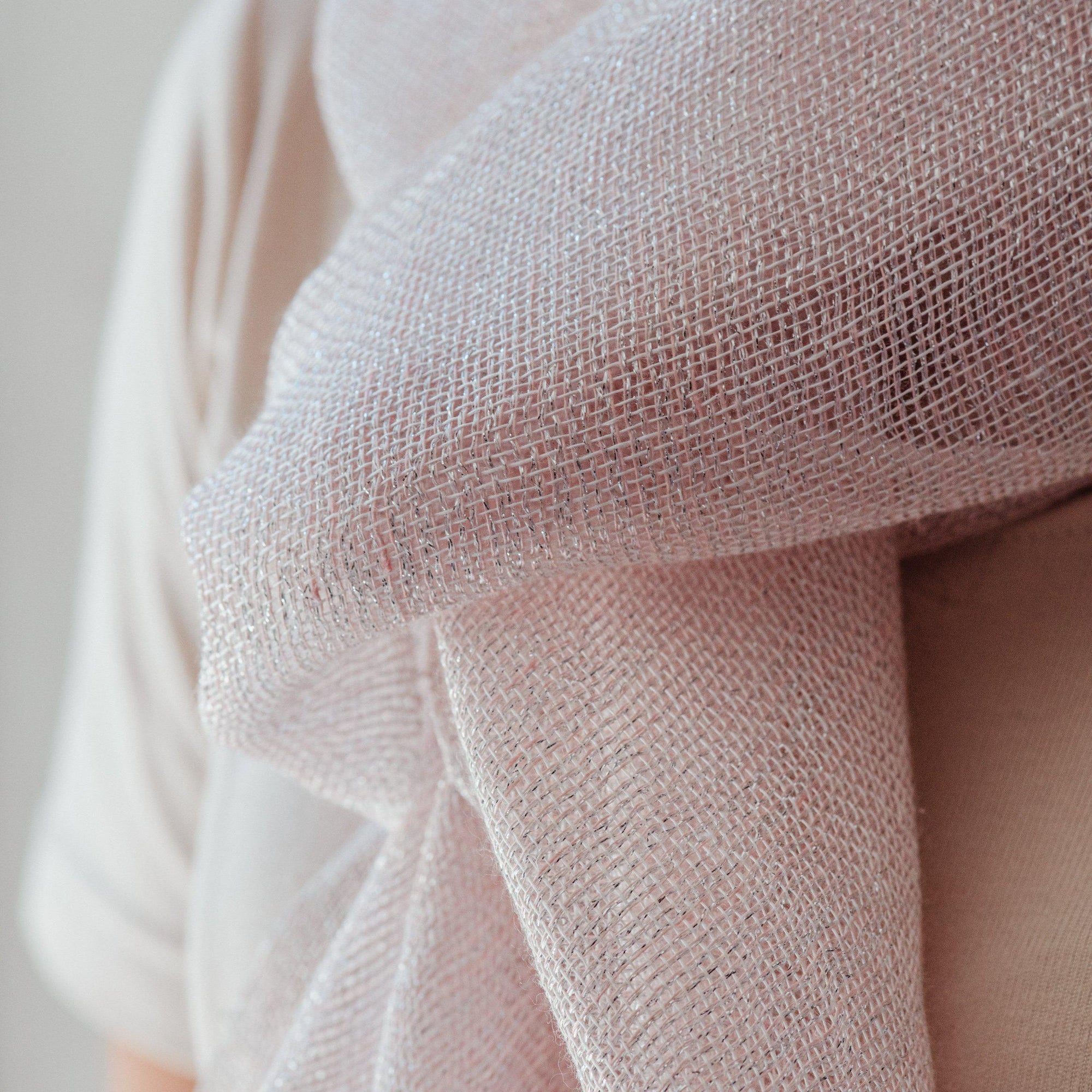 Linen gauze scarf Tinita 36x200cm in light pink with silver shine