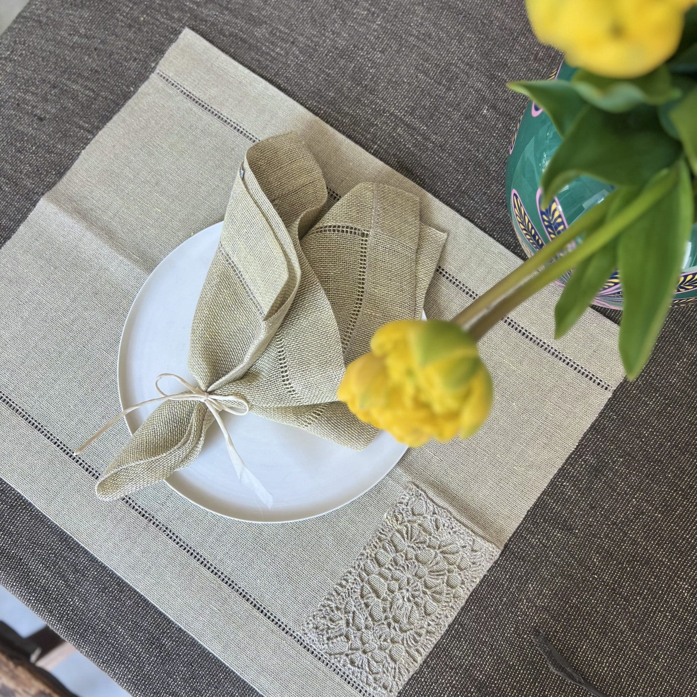 Handwoven linen napkin in mustard with handmade hemstitch on all sides 50x50 cm