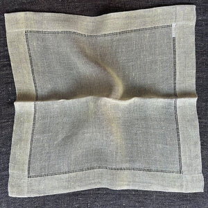 Handwoven linen napkin in mustard with handmade hemstitch on all sides 50x50 cm