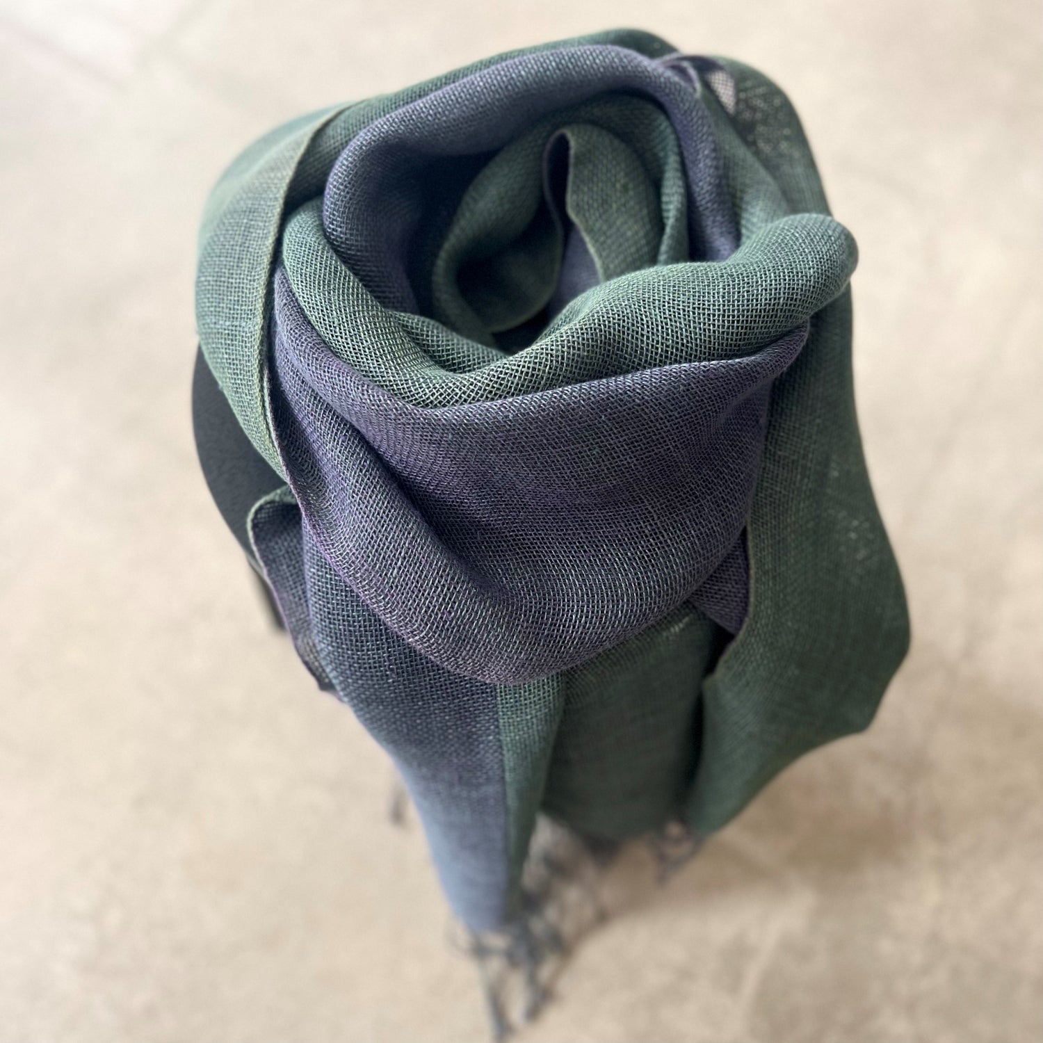 Handwoven Linen double layer scarf in emerald green and aubergine color 70x220 cm