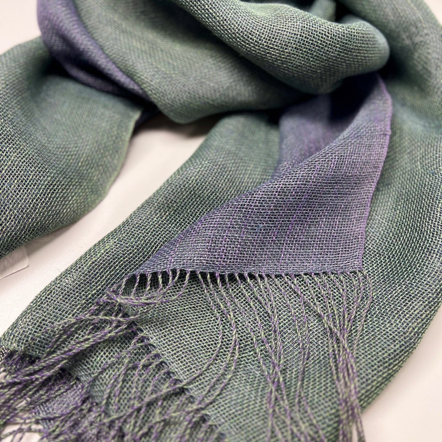 Handwoven Linen double layer scarf in emerald green and aubergine color 70x220 cm