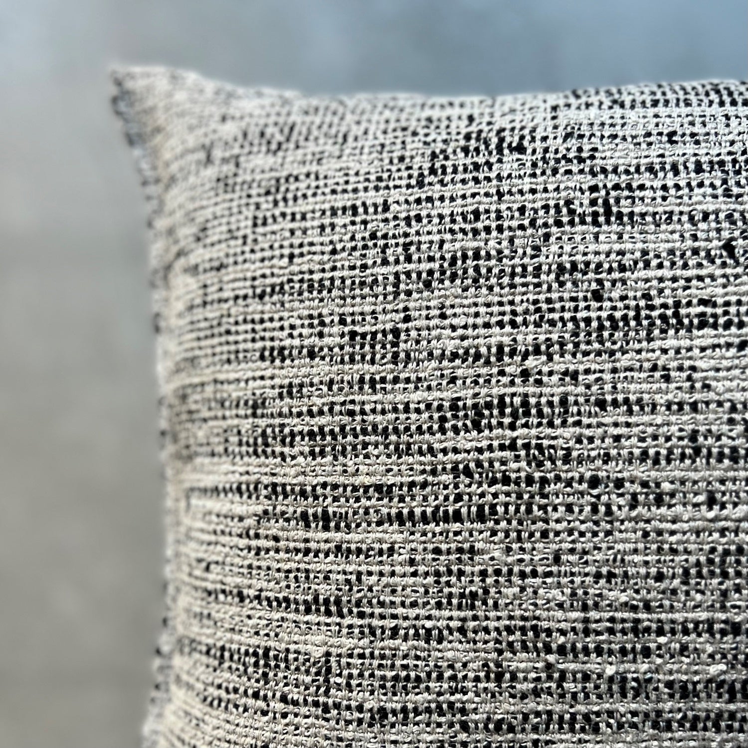 Handwoven Boucle Linen cushion in natural and black color 50x35cm