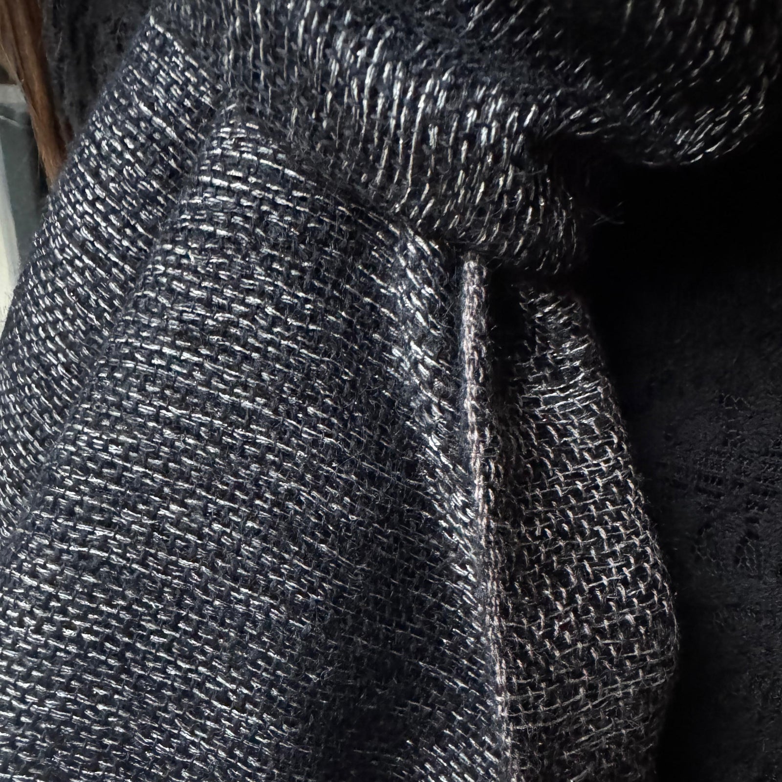 Double layer cashmere scarf in black and gold 36x180 cm