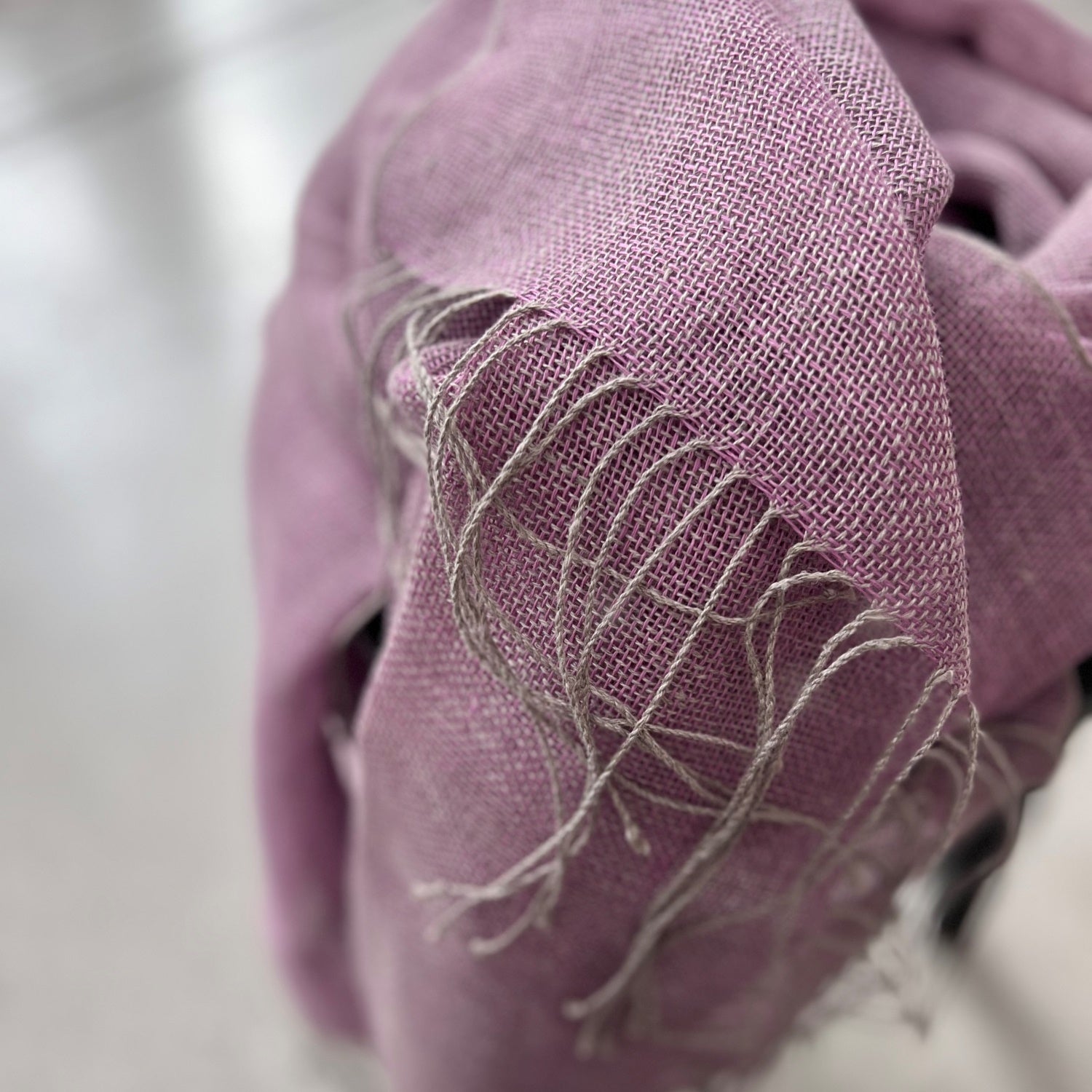 Handwoven linen scarf in violet 60x210 cm