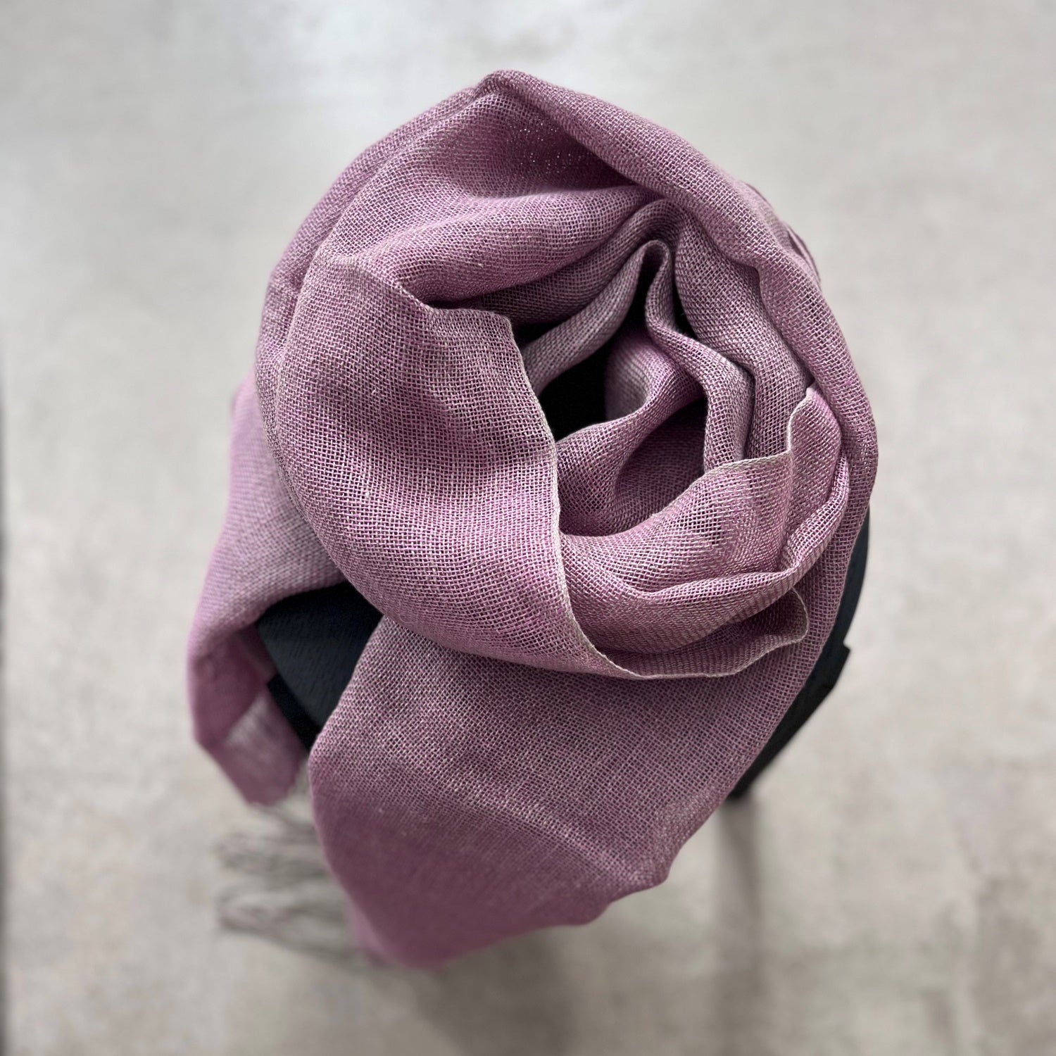 Handwoven linen scarf in violet 60x210 cm