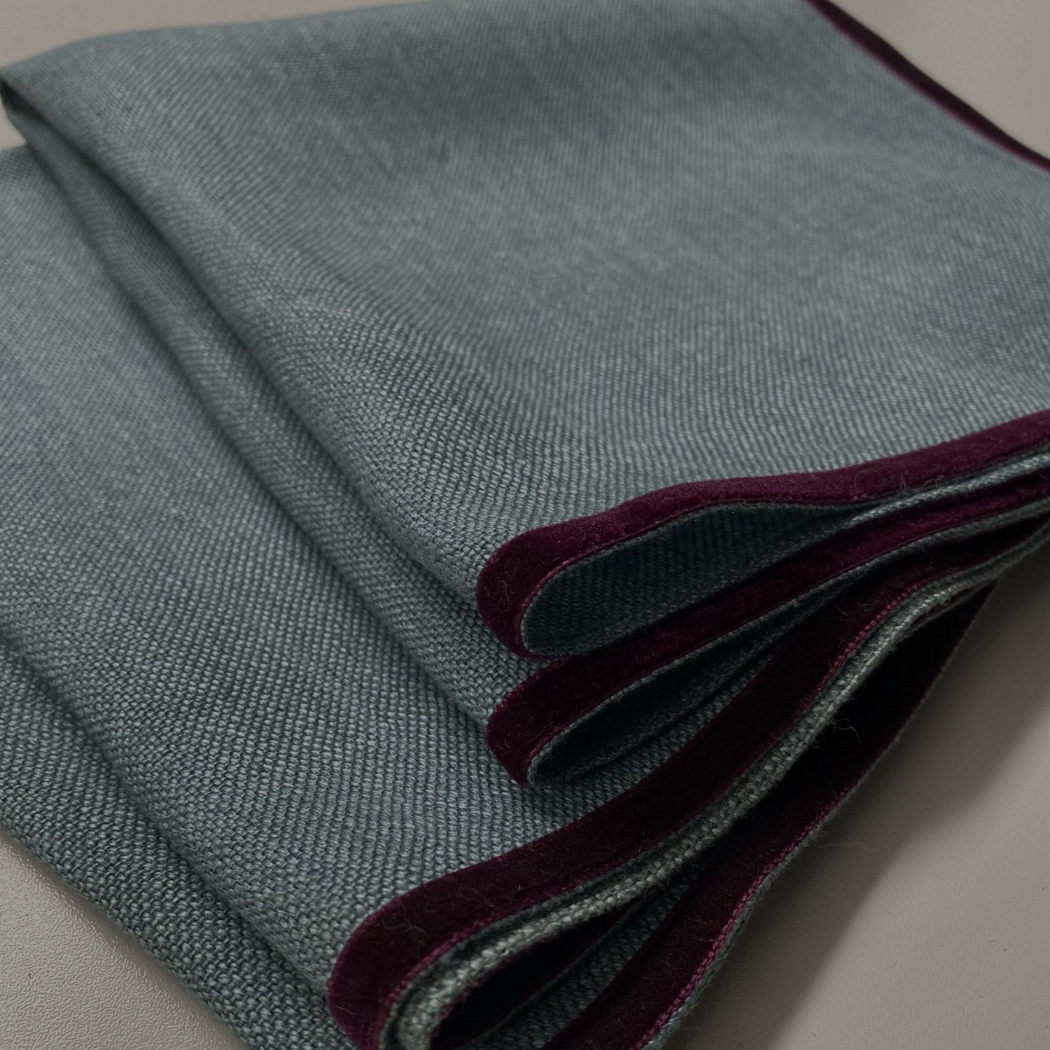 Linen napkin with a velvet edge 50x50 cm
