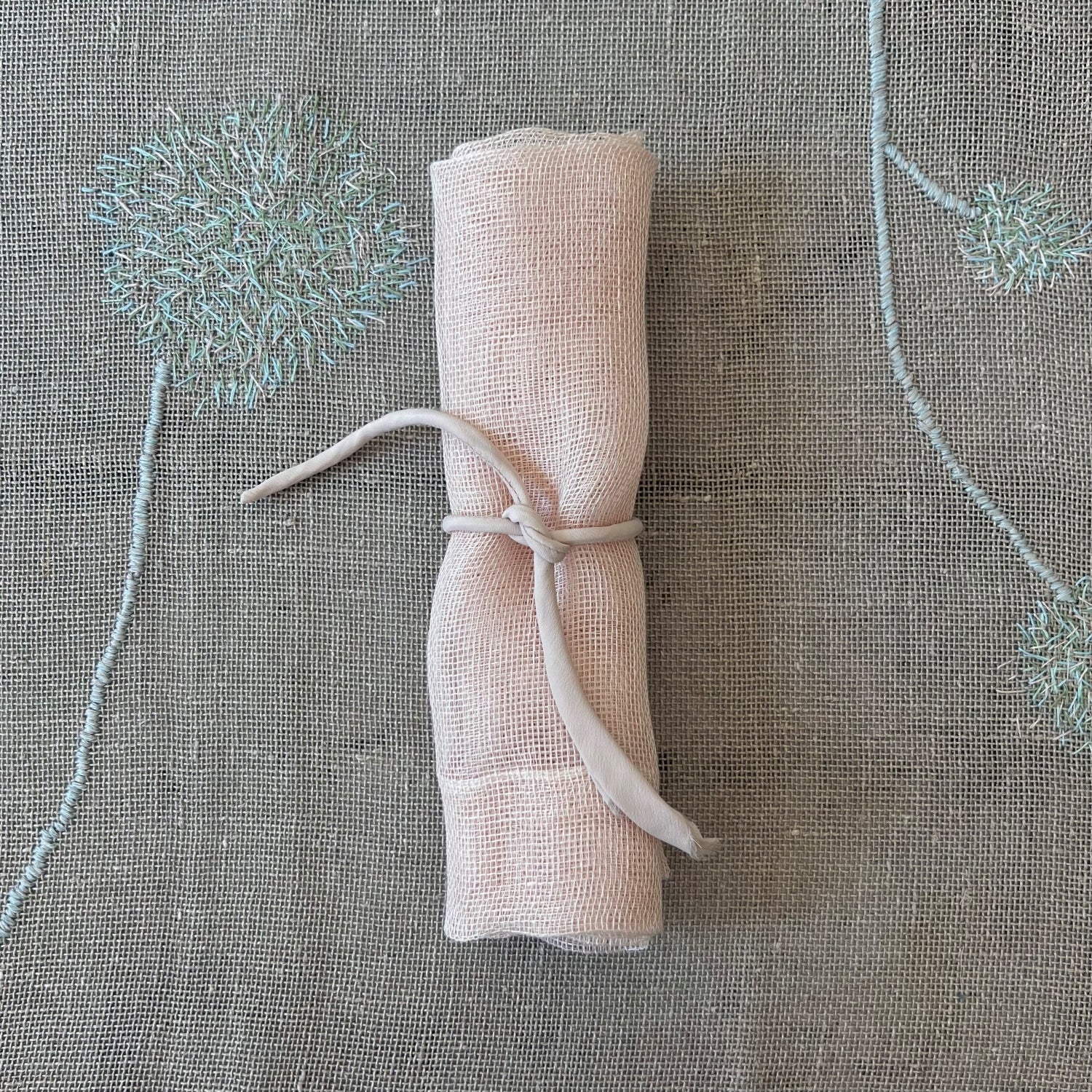 Handwoven Linen Napkin Tinita in Powder 50x50 cm