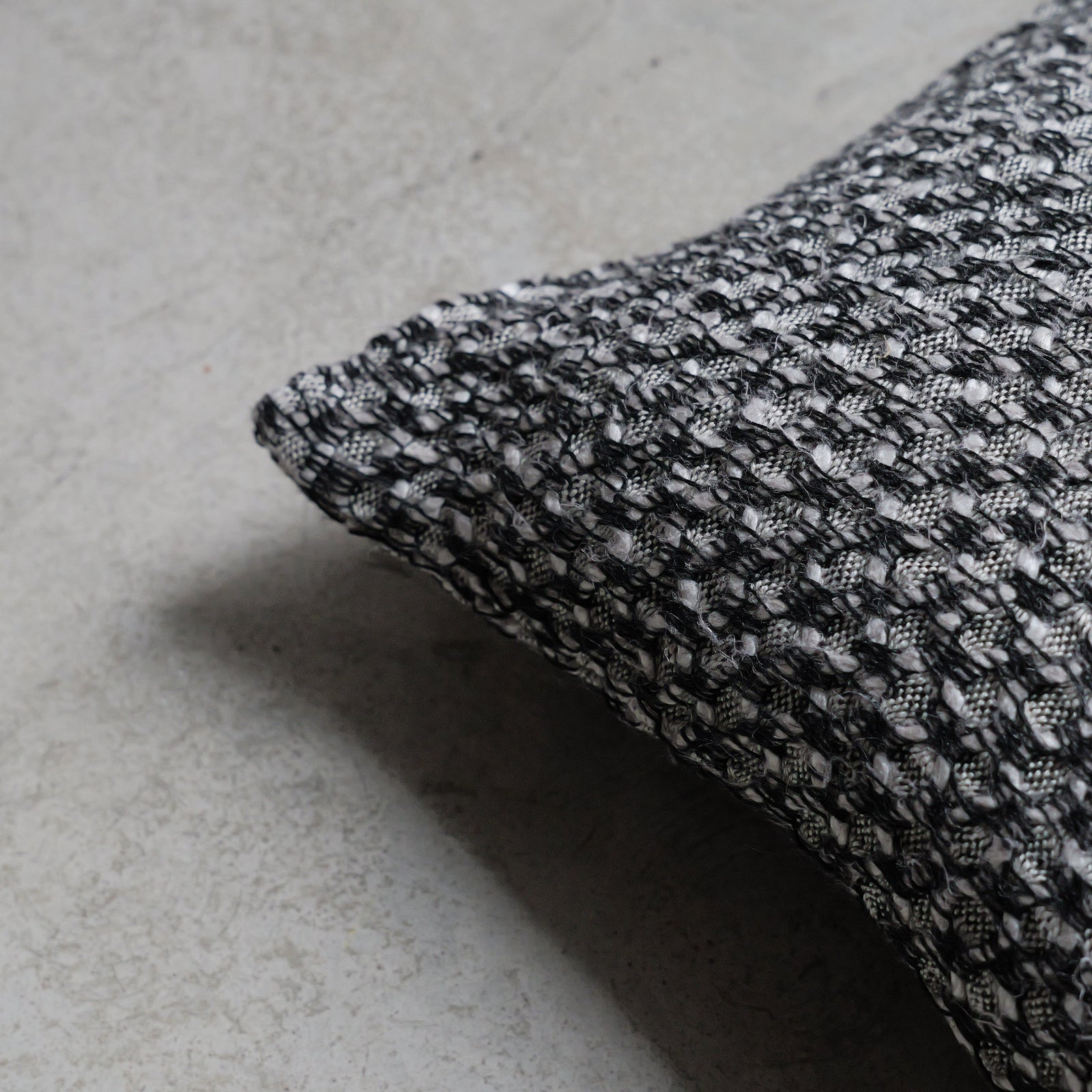 Linen cushion with black & white textured pattern 30x43cm