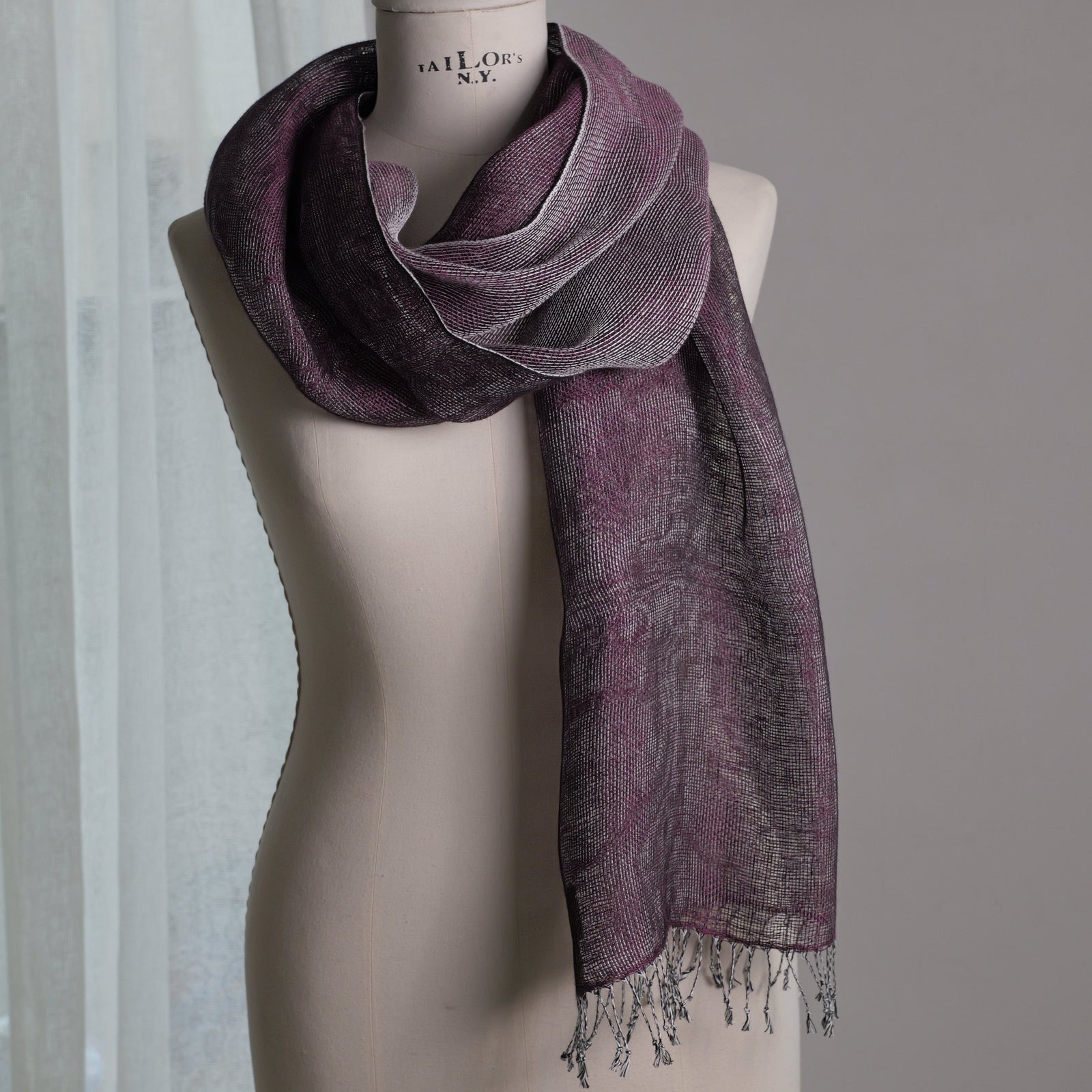 Double layer linen scarf in shiny bordo 50x200cm