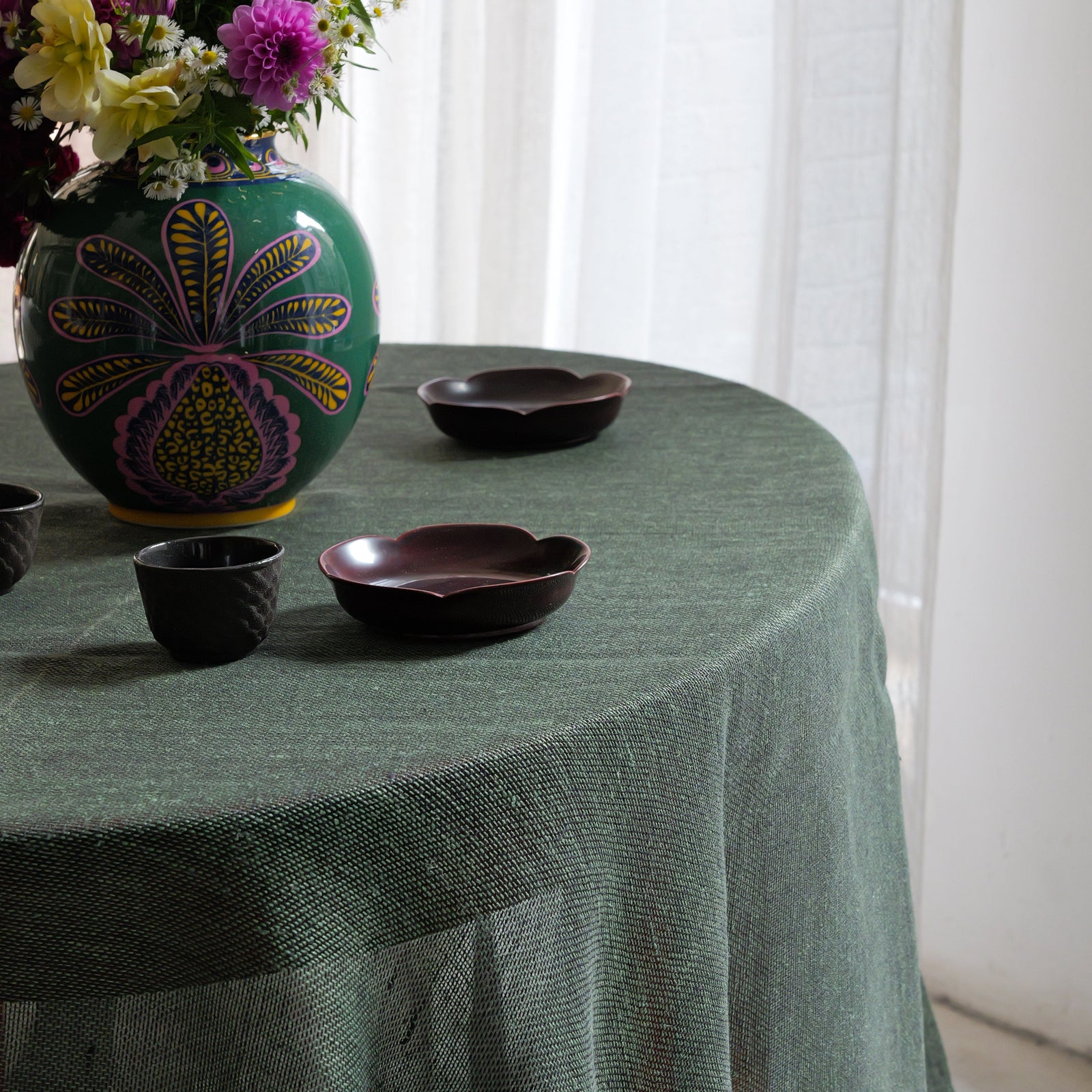 Linen tablecloth in green 170x280 cm