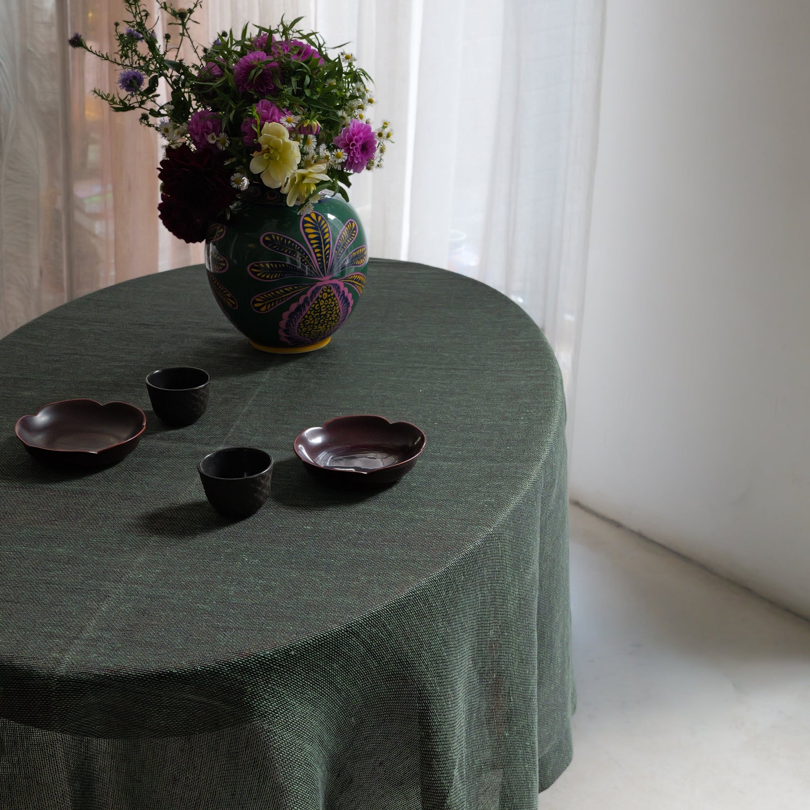 Linen tablecloth in green 170x280 cm