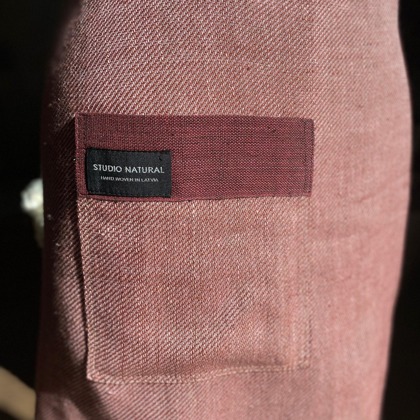 Linen apron in bordo 70x104 cm