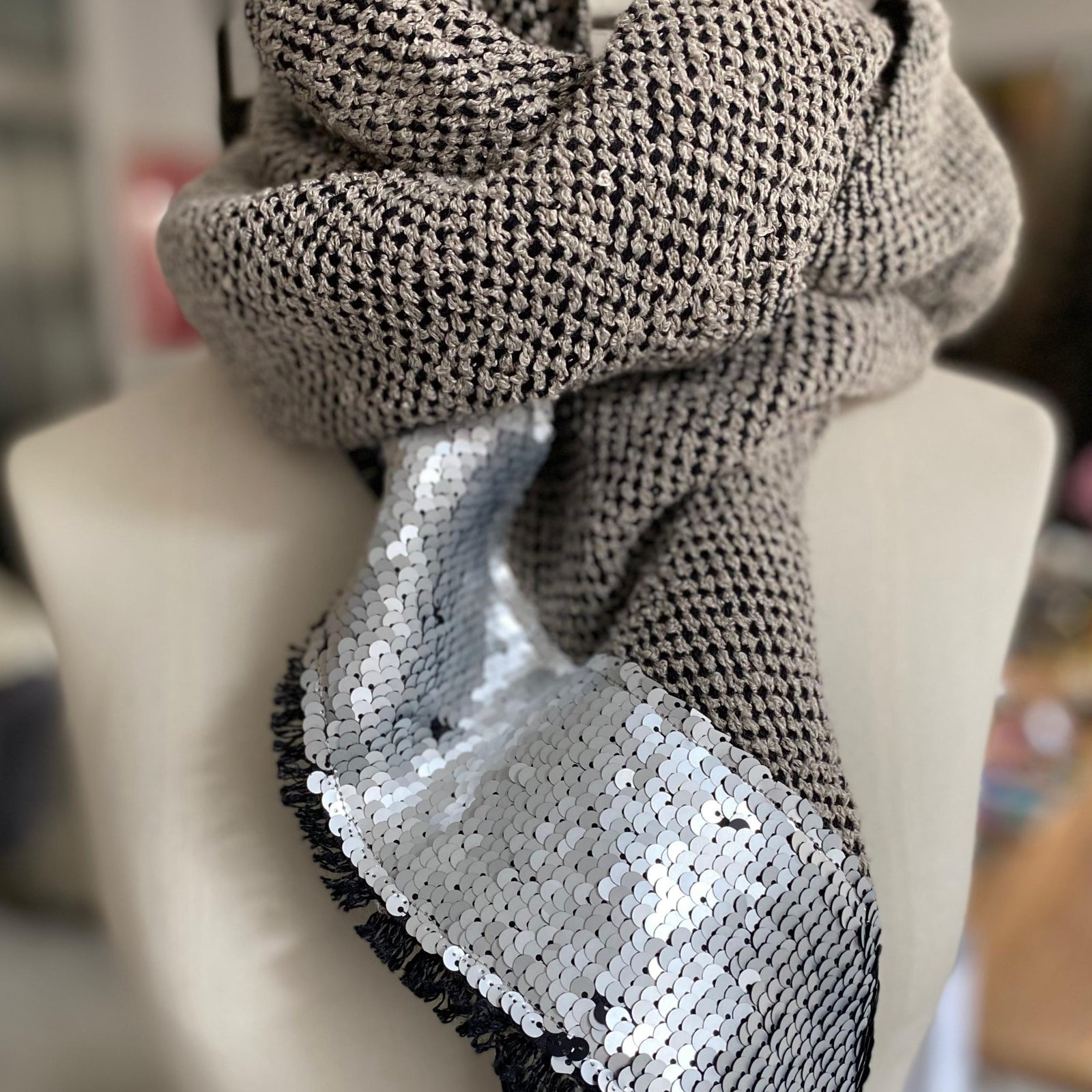 Linen boucle scarf Place 2x2 M in Natural and Black 55x220 cm