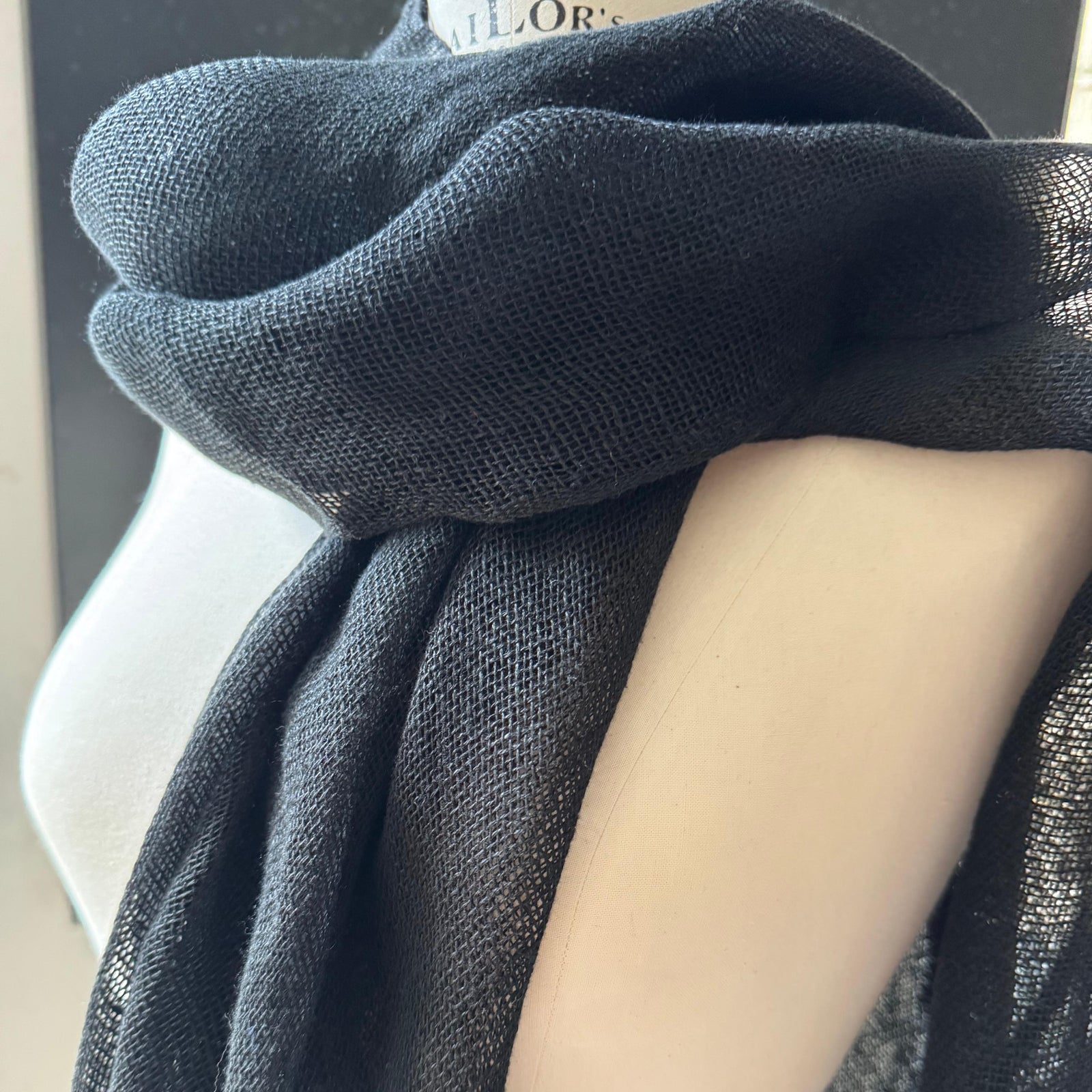 Linen scarf Transparent in black 70x250 cm