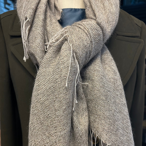 Cashmere scarf in light gray 135x200 cm