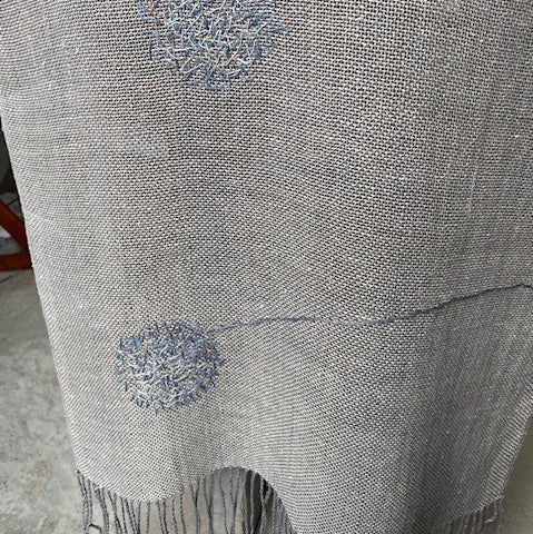 Linen table runner Anna Pienene 50x140cm with floral motif in natural grey