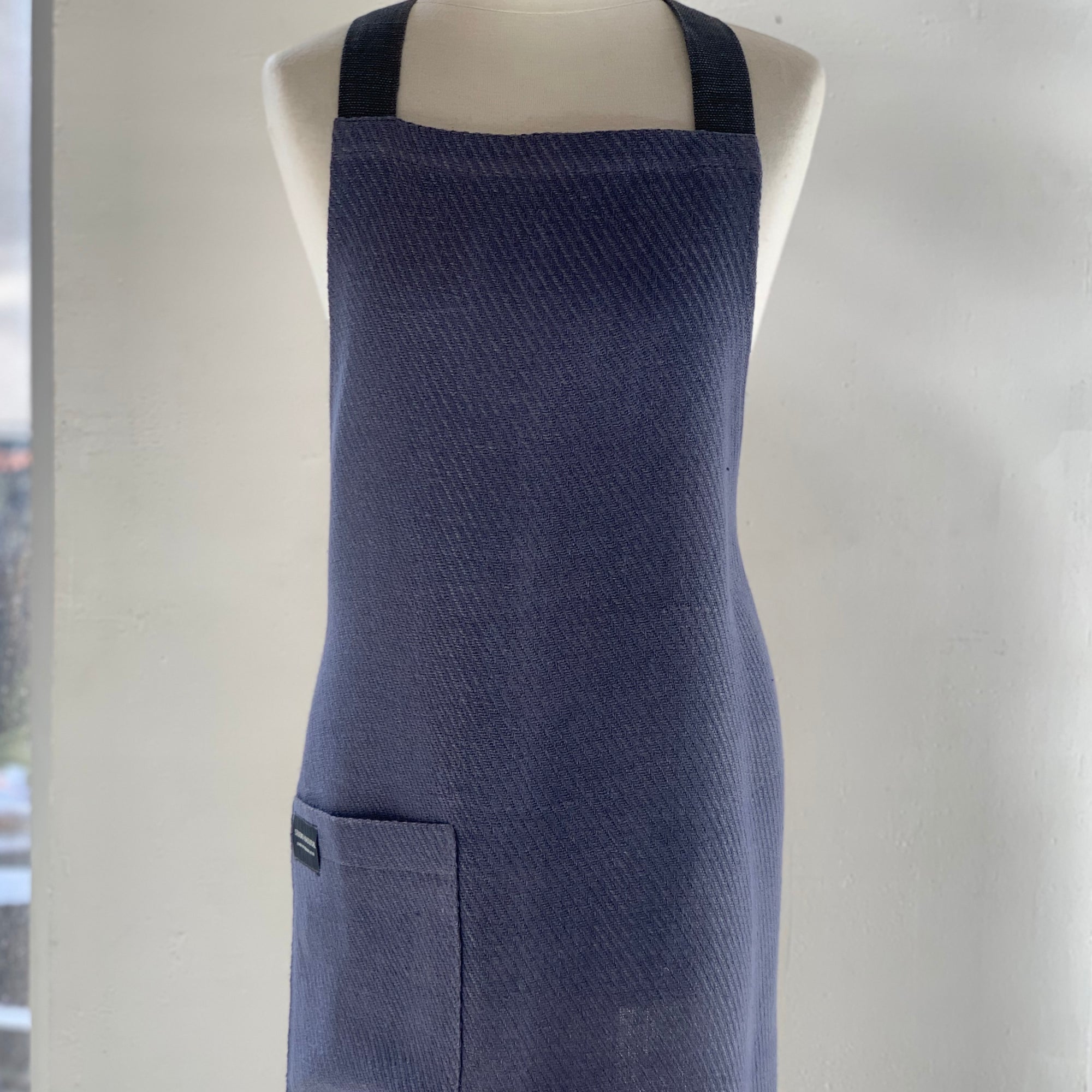 Linen apron in blue 70x95 cm