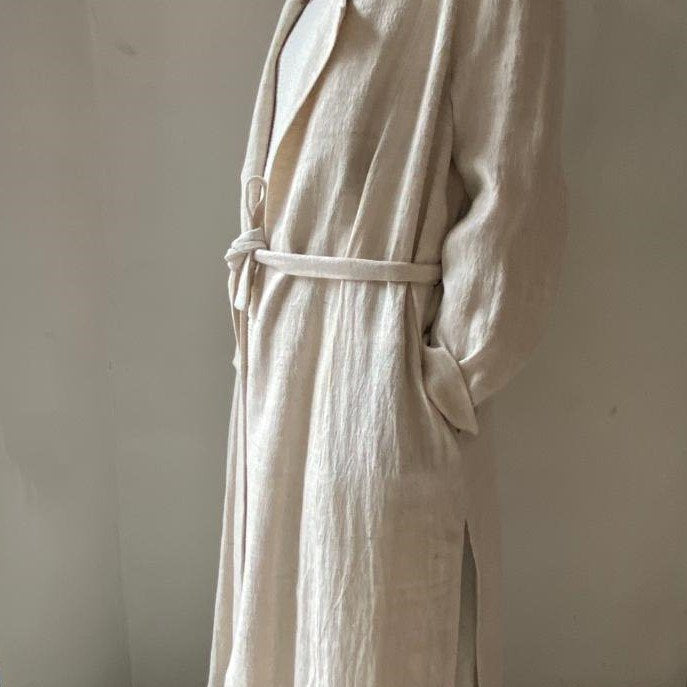 Linen trench coat with shimmer in powder