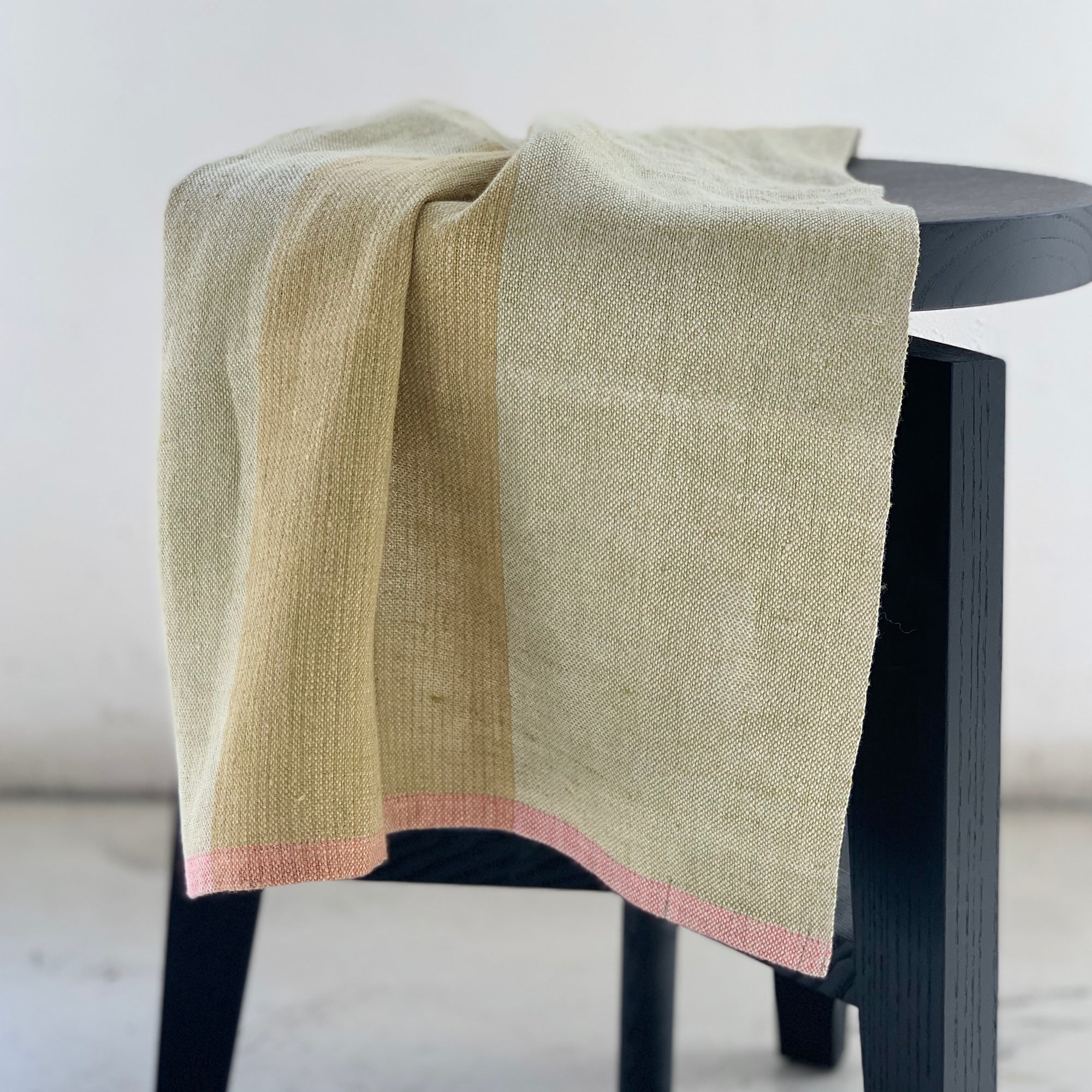 Linen kitchen towel in green 45x70cm