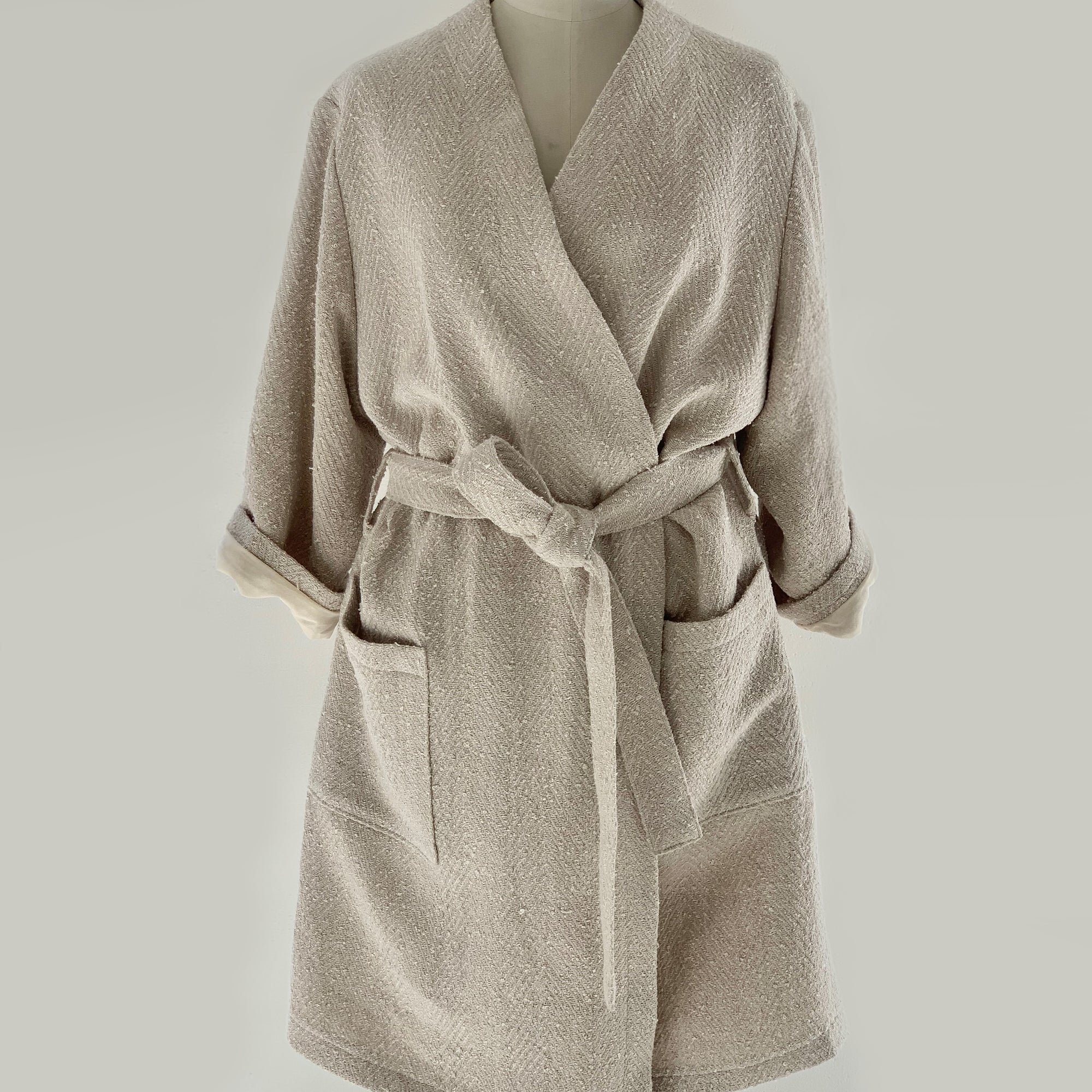 Boucle linen bathrobe in natural