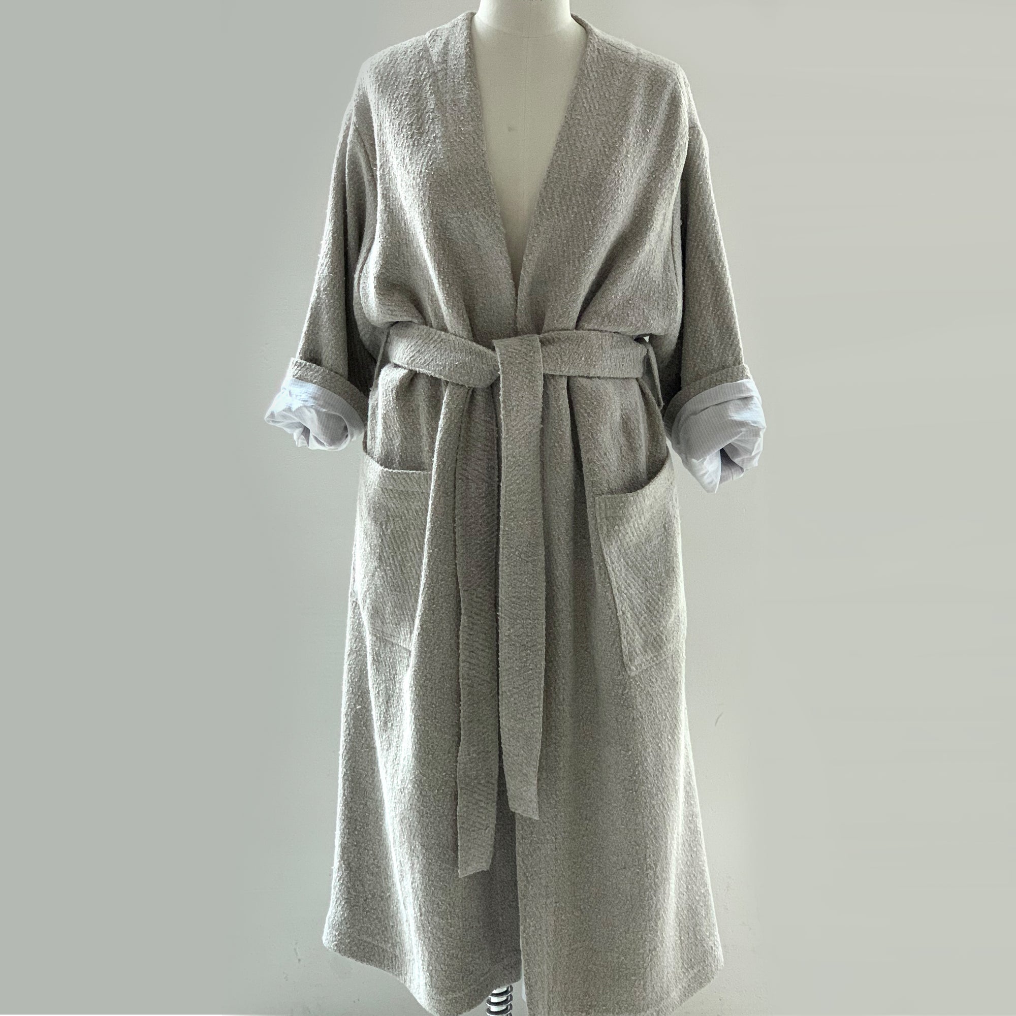 Long boucle linen bathrobe in natural, size M