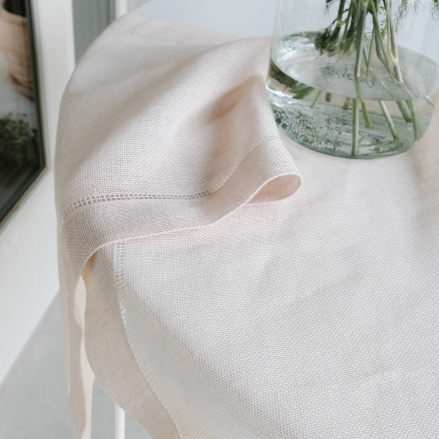 linen table runner transparent in powder pink 50x150cm