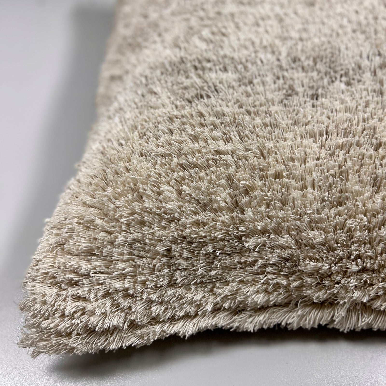 Linen fringe cushion 60x60 cm in natural