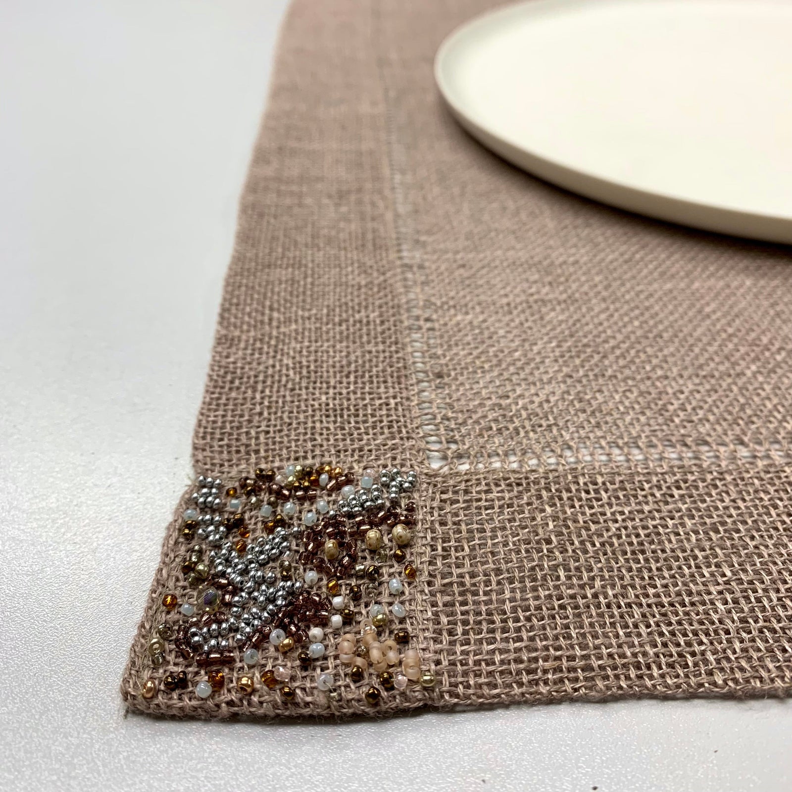 Placemat Transparent Pearl 50x40cm in light brown