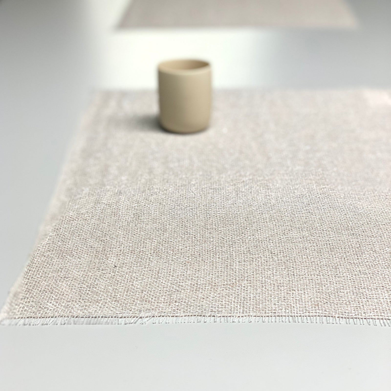 Linen placemat in powder rose with silver 35x45 cm