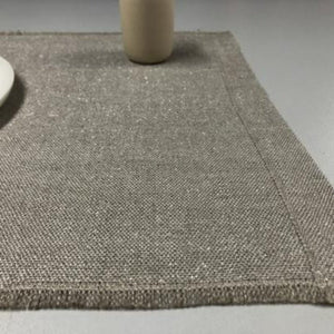 Linen placemat Ieva 46x38cm in natural with silver shine