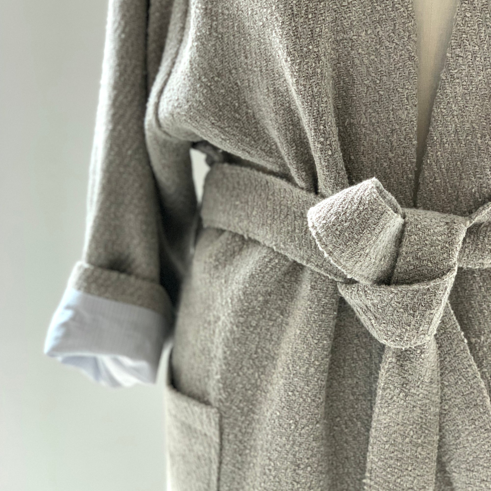 Long boucle linen bathrobe in natural, size M