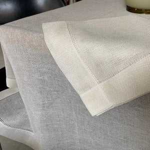 Linen tablecloth 170x280cm in white with matching napkins