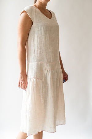 Linen summer dress Arni with dropped waist in light powder