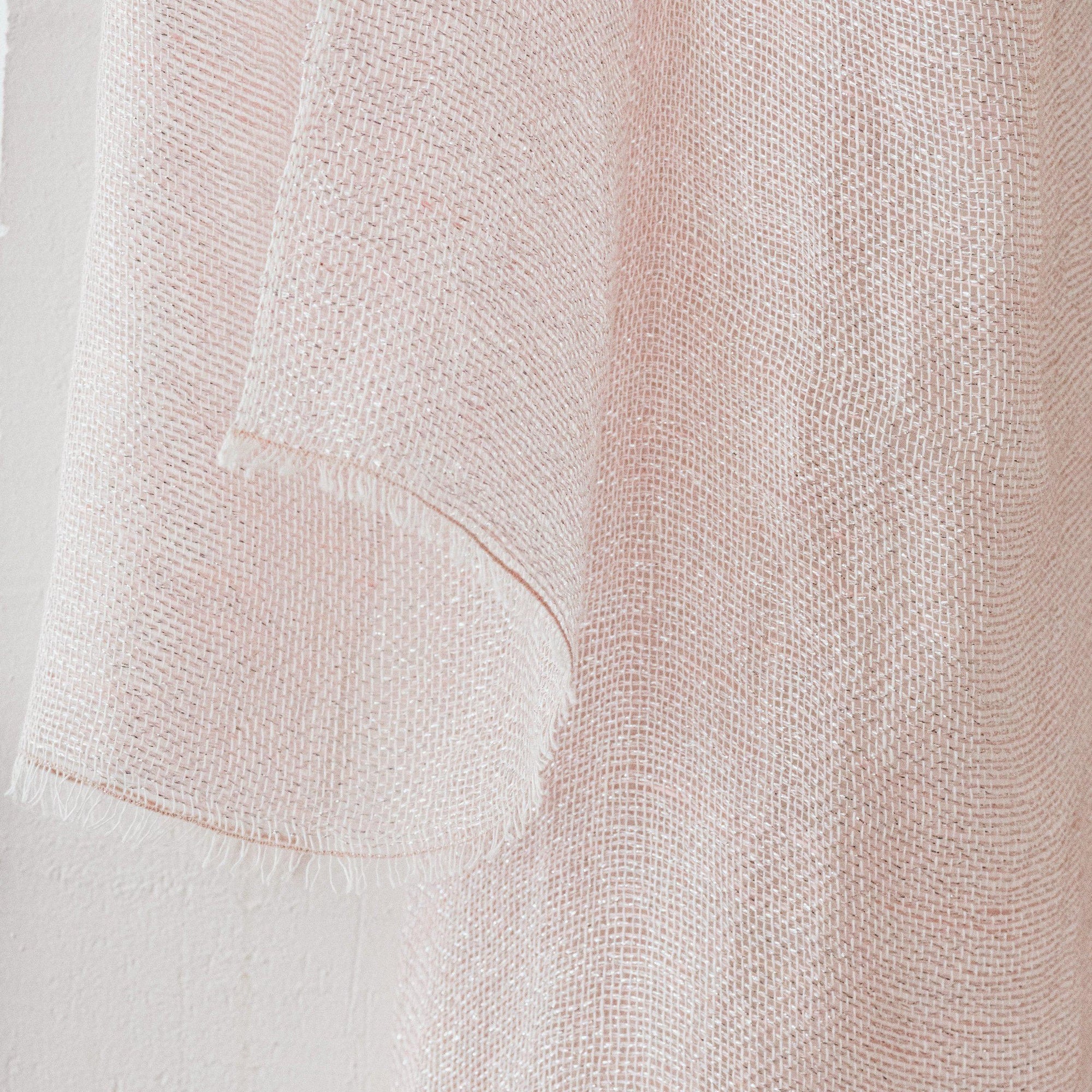 Linen gauze scarf Tinita 36x200cm in light pink with silver shine