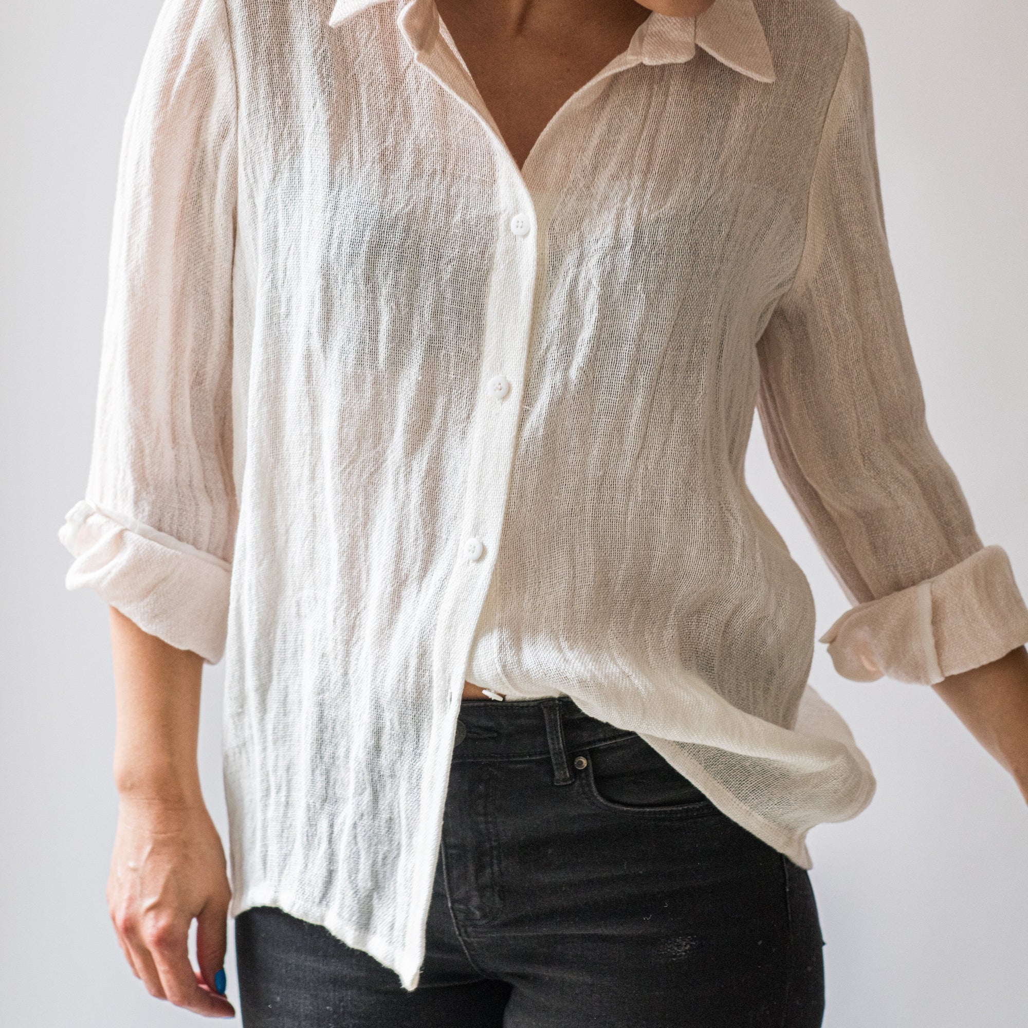 Women's crumpled linen shirt in white