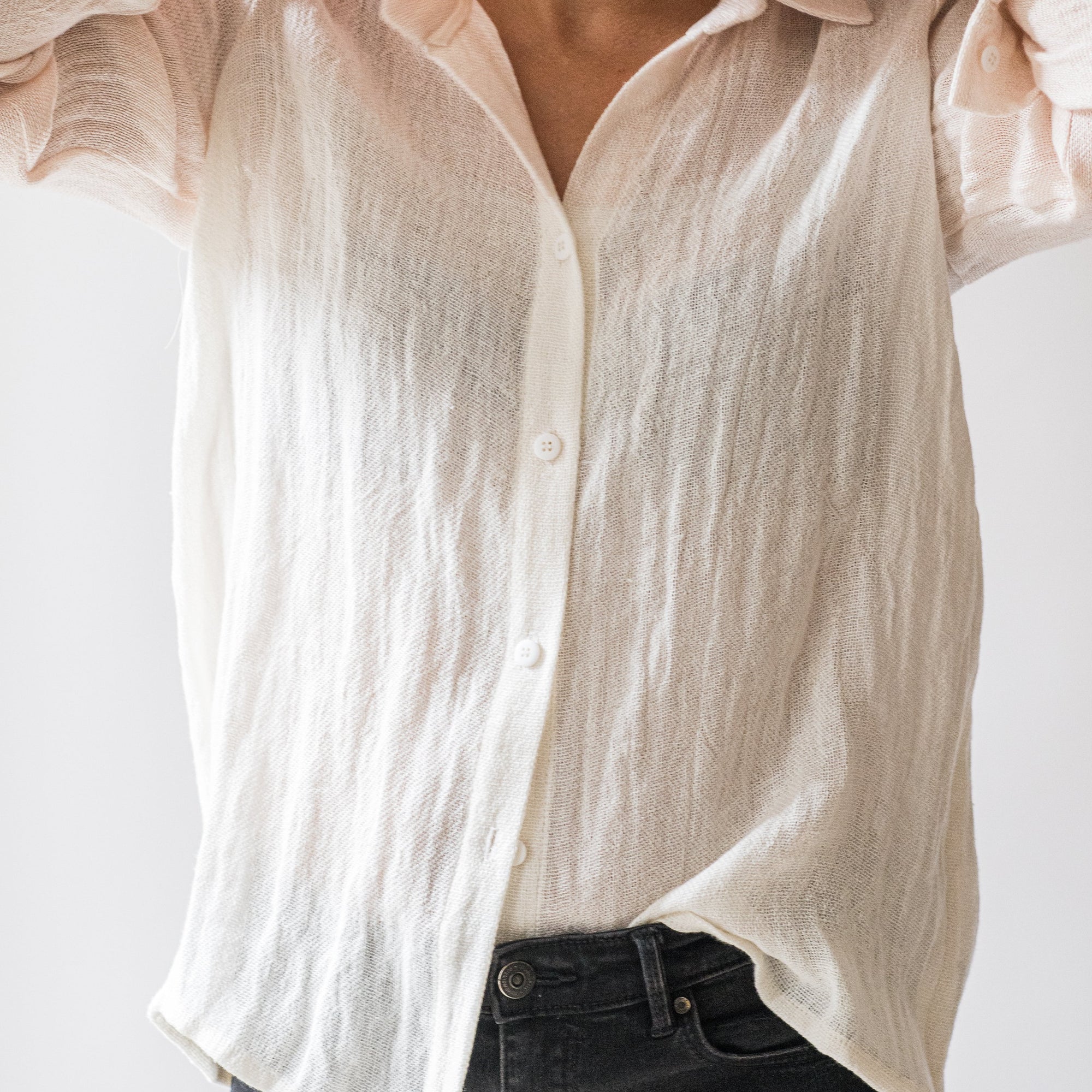 Women's crumpled linen shirt in white