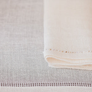 White beaded linen napkin 40x40cm