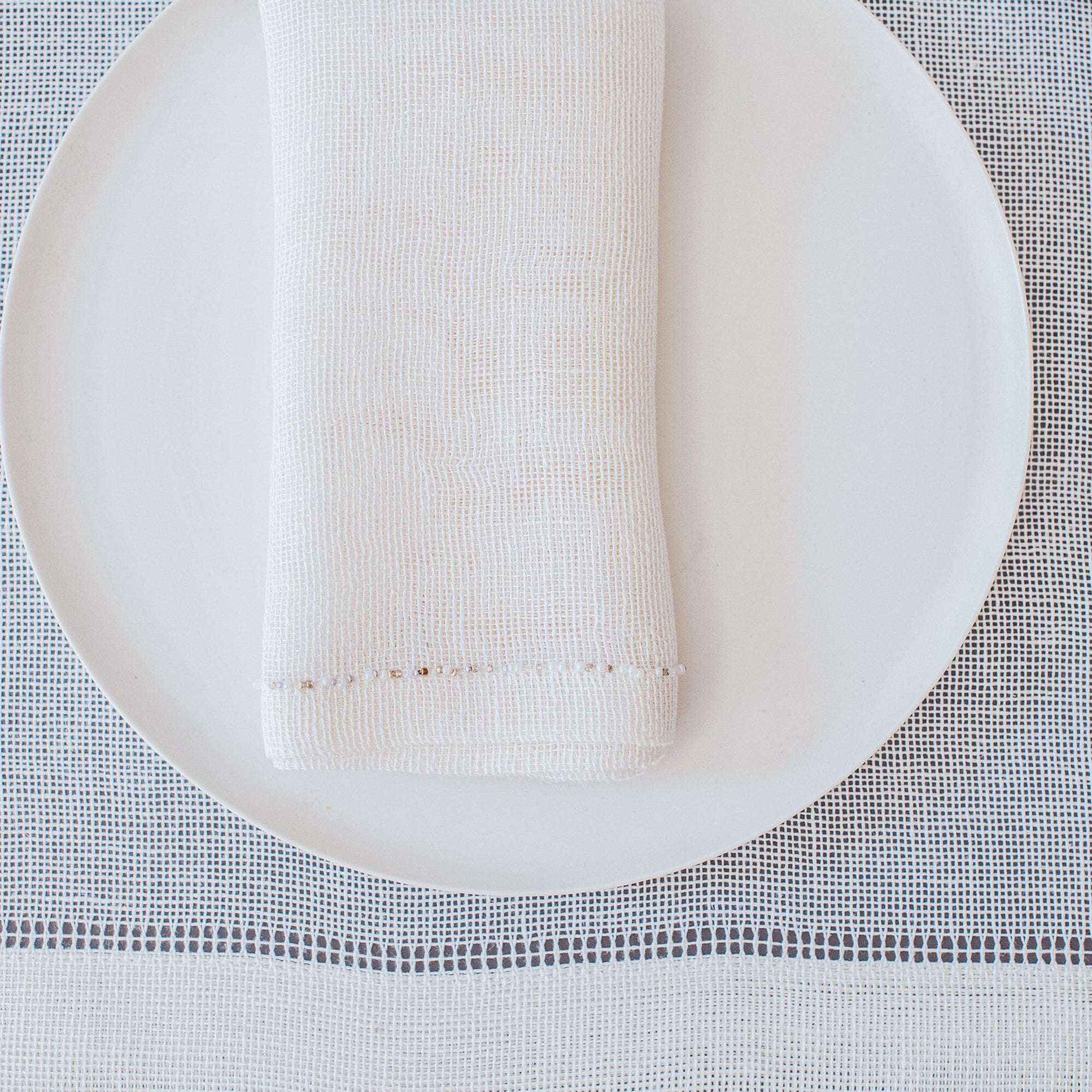 White beaded linen napkin 40x40cm