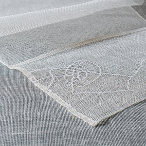 Linen table runner Tinita 50x165cm in white with gold shine