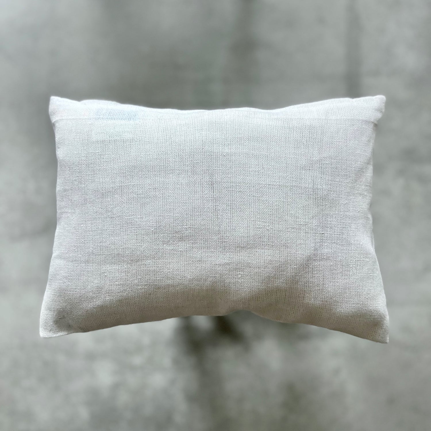 Linen cushion with embroidery 40x28 cm