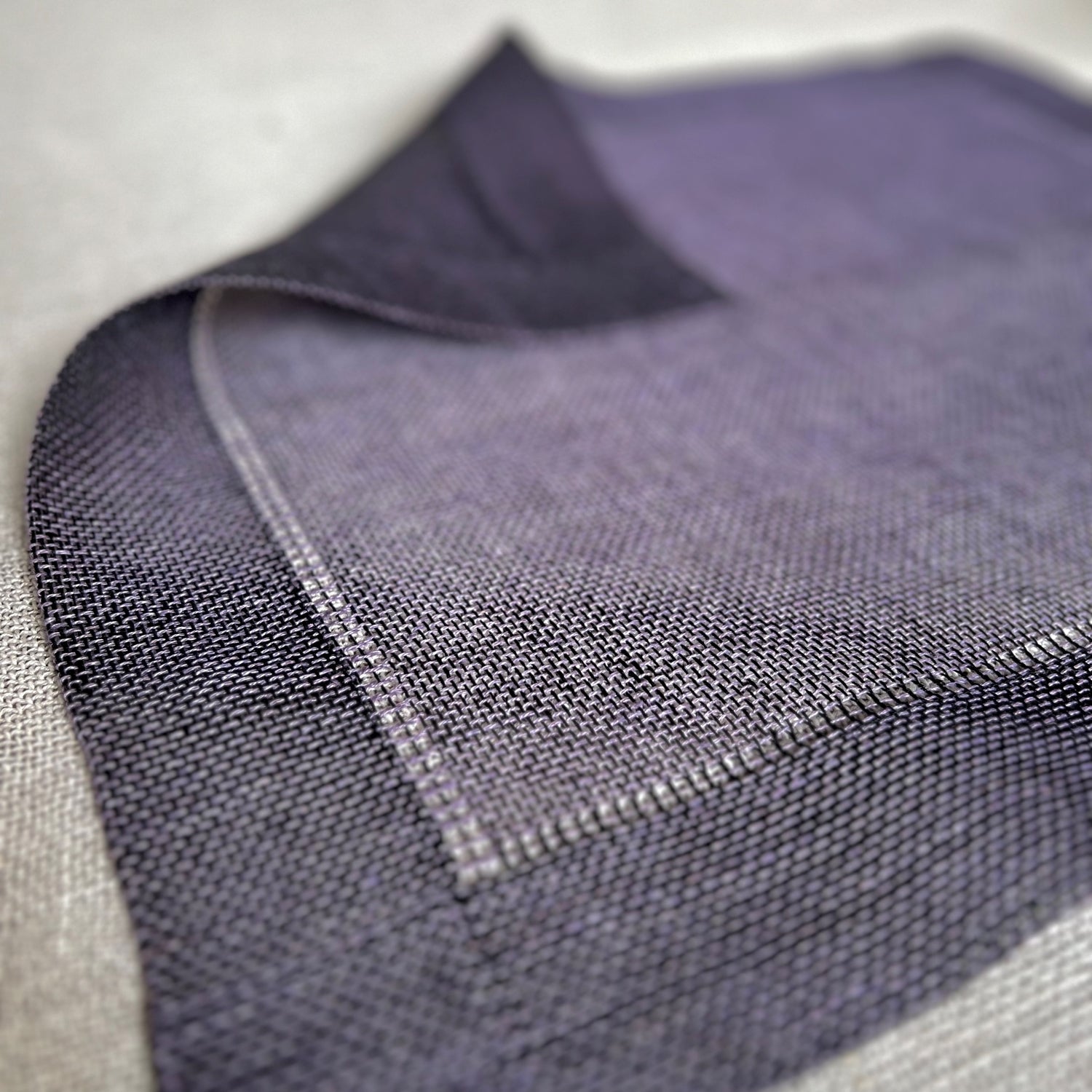 Handwoven Linen placemat Transparent in aubergine 50x40 cm