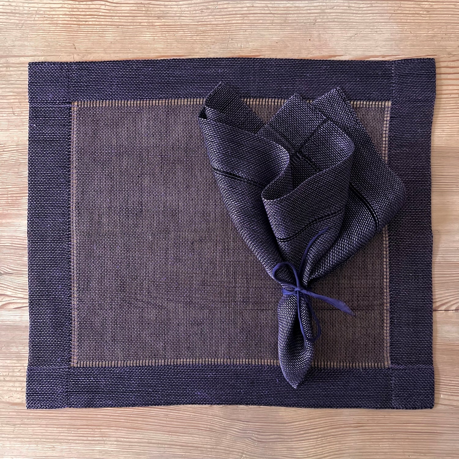 Handwoven Linen placemat Transparent in aubergine 50x40 cm