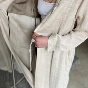 Linen trench coat with shimmer in powder