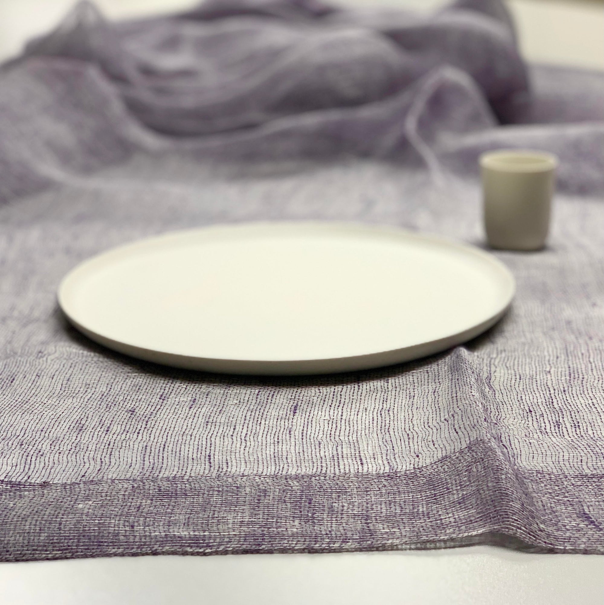 Tablecloth Tinita 180x300cm in aubergine