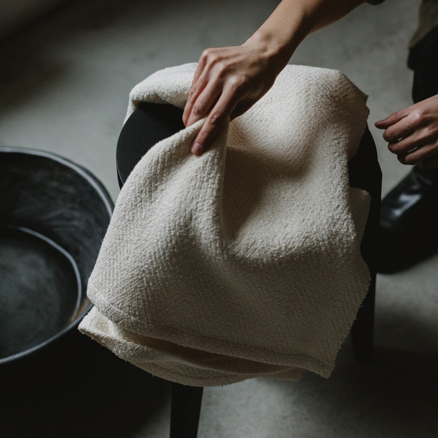 Linen bath towel in white 75x170cm