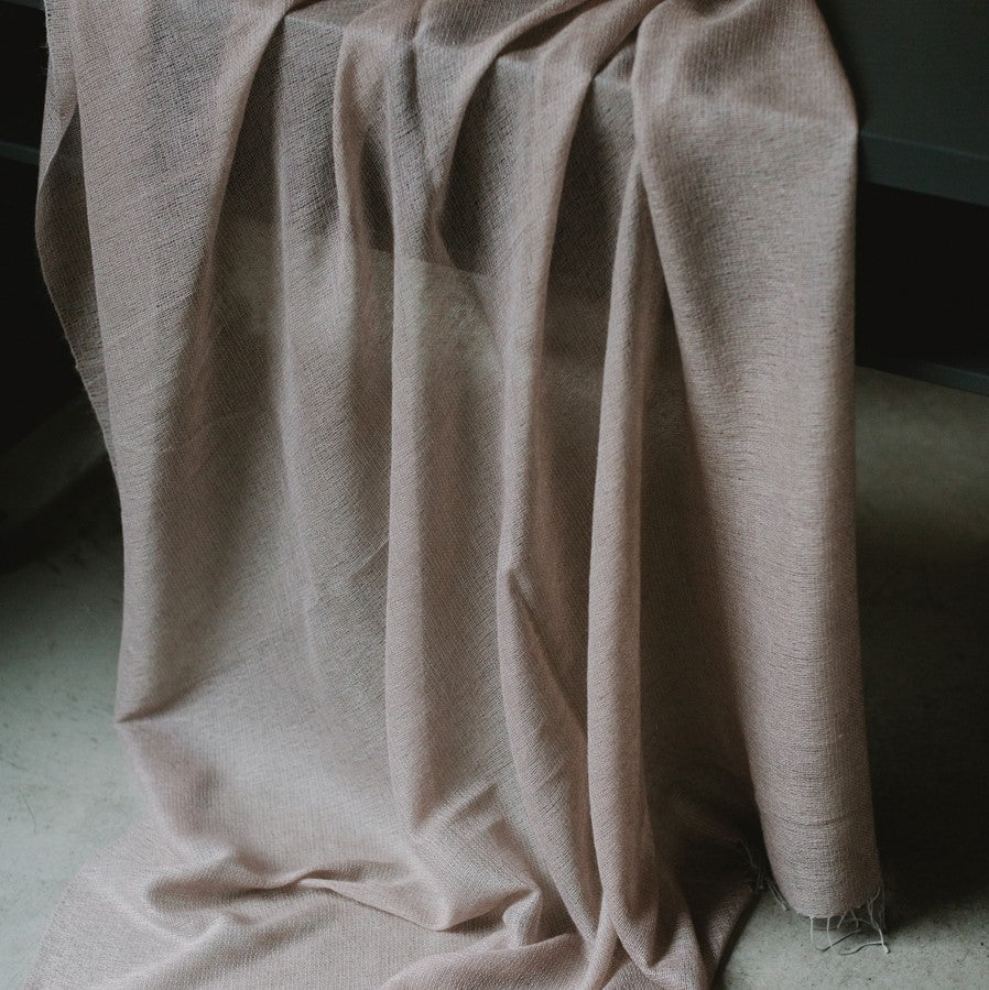 Cashmere throw in powder pink 145x200 cm