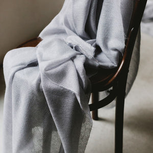Cashmere throw in light gray 145x220 cm