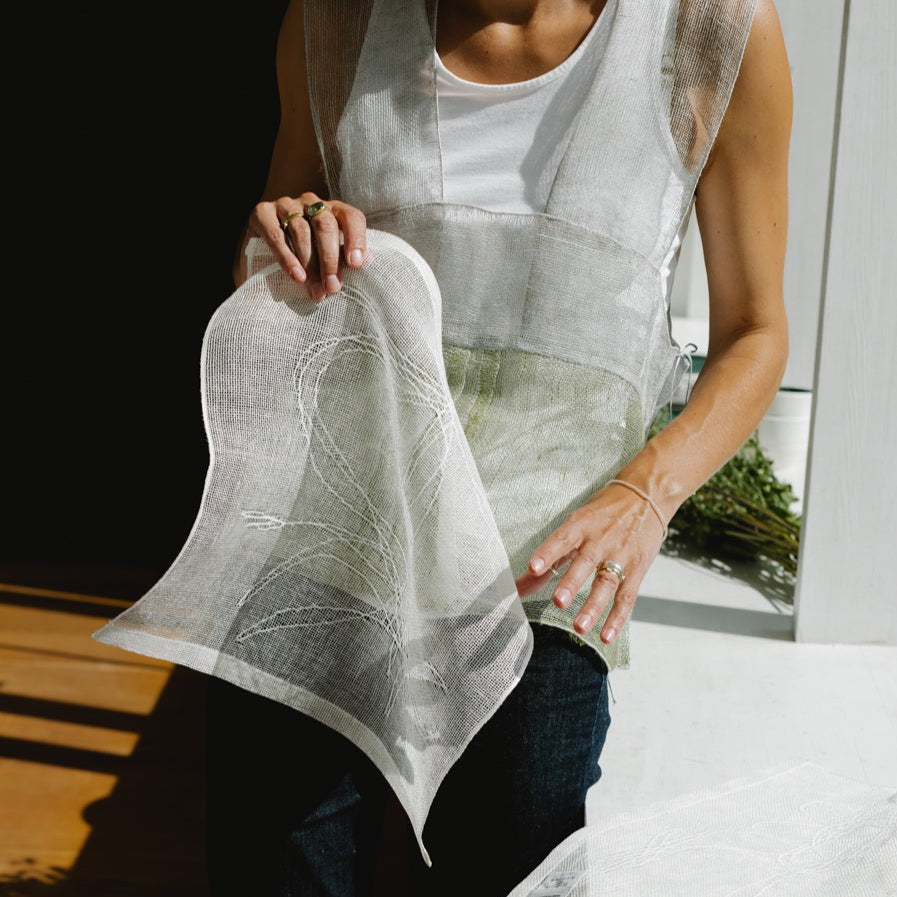 embroidered linen napkin 40x40cm